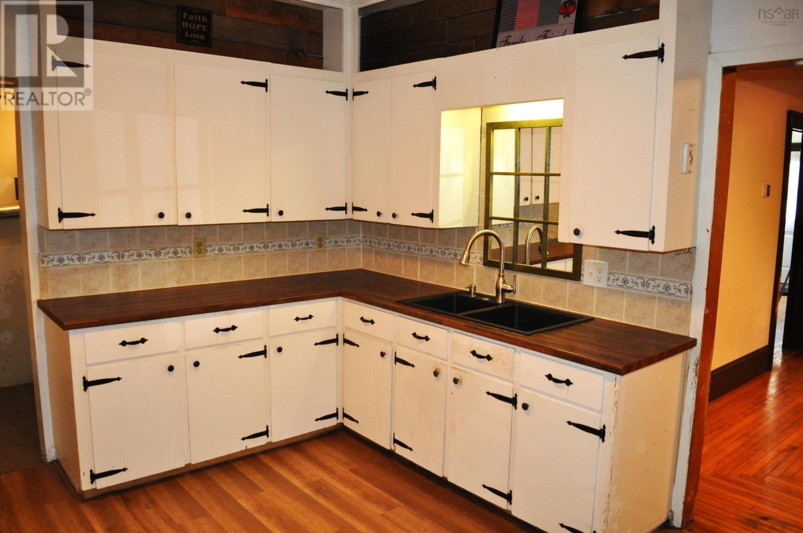 54 Centre Street Property Photo 14