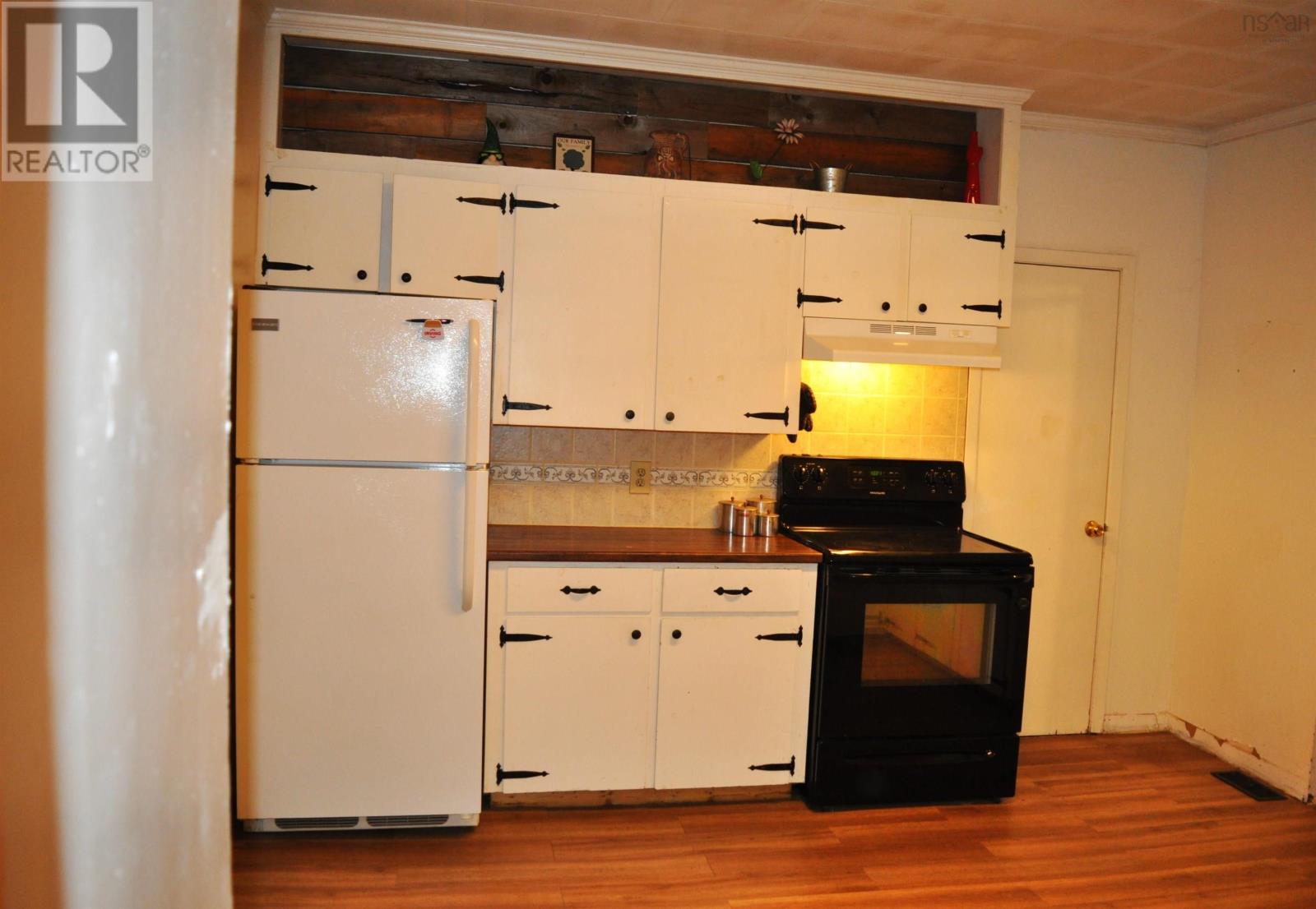 54 Centre Street Property Photo 16
