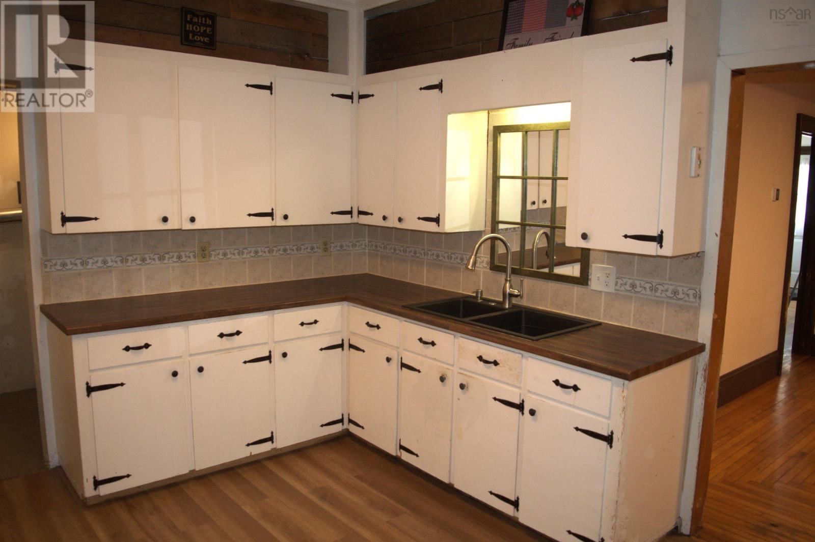 54 Centre Street Property Photo 17