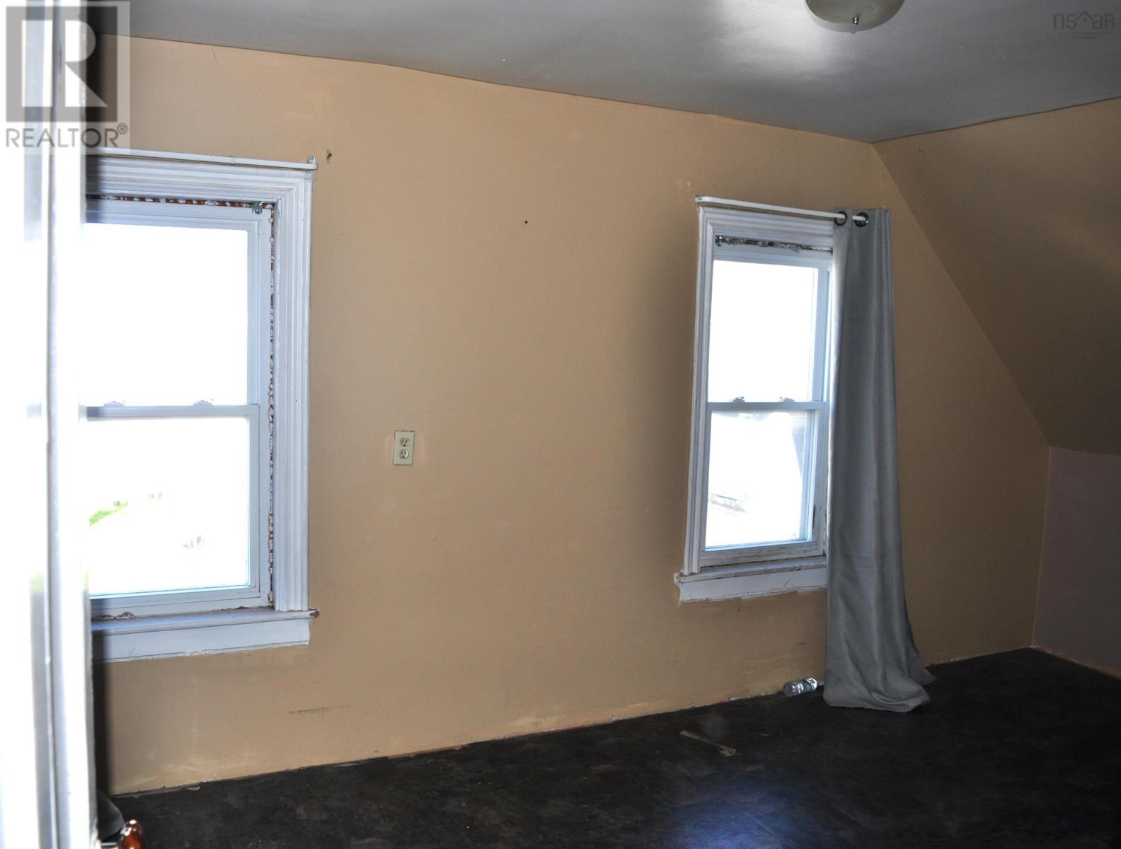 54 Centre Street Property Photo 21