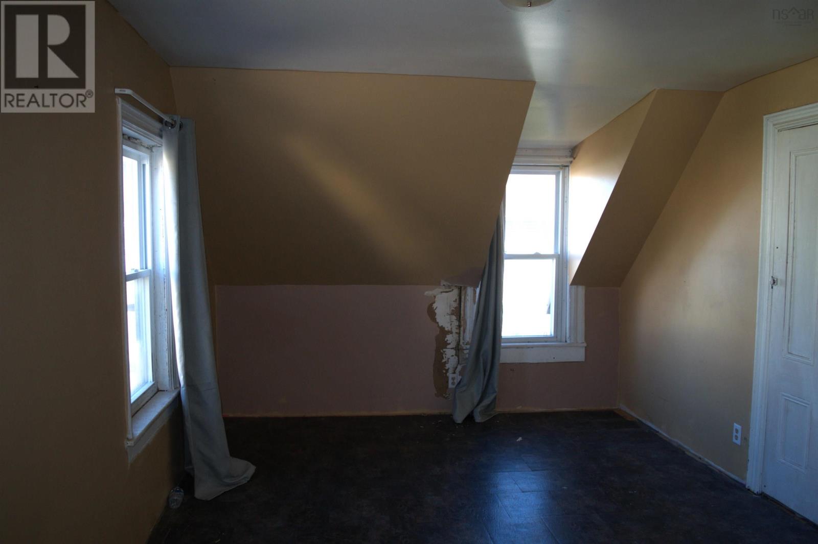 54 Centre Street Property Photo 22