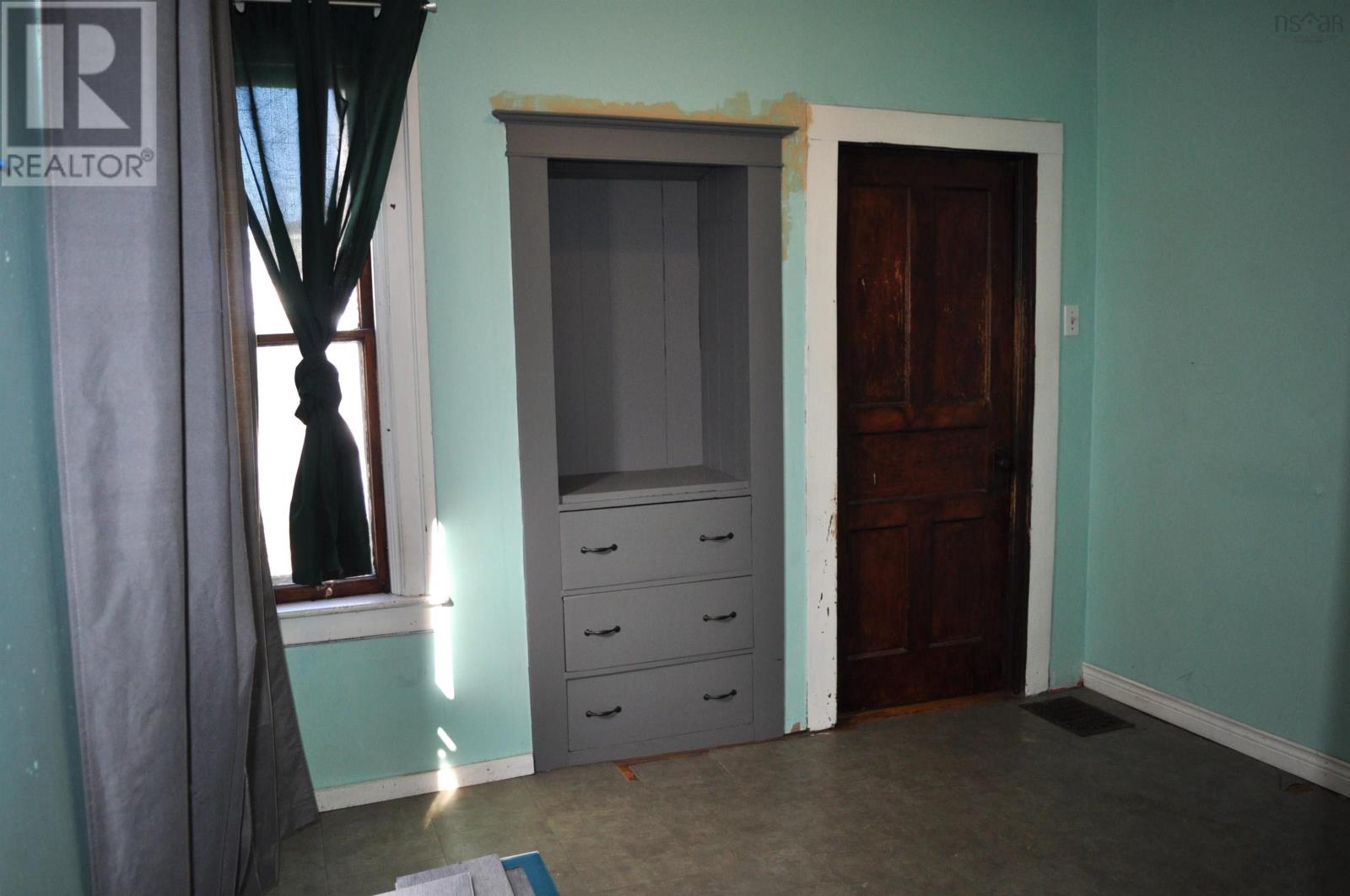 54 Centre Street Property Photo 28