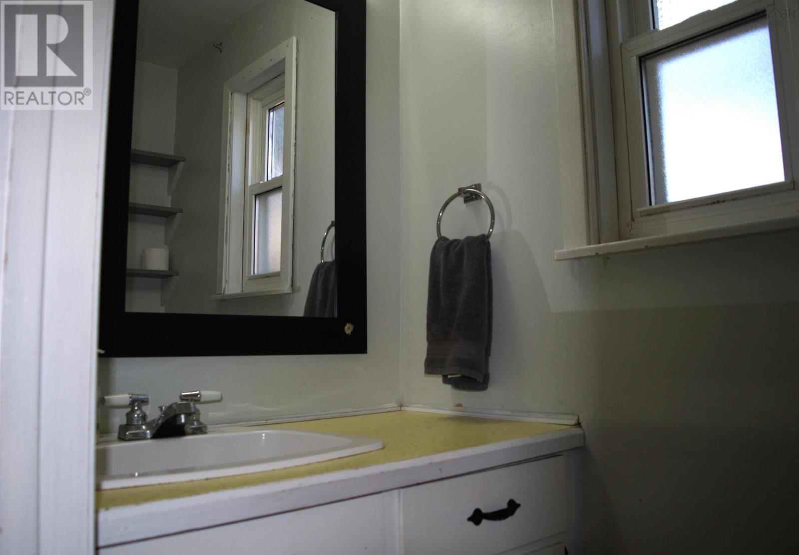 54 Centre Street Property Photo 31