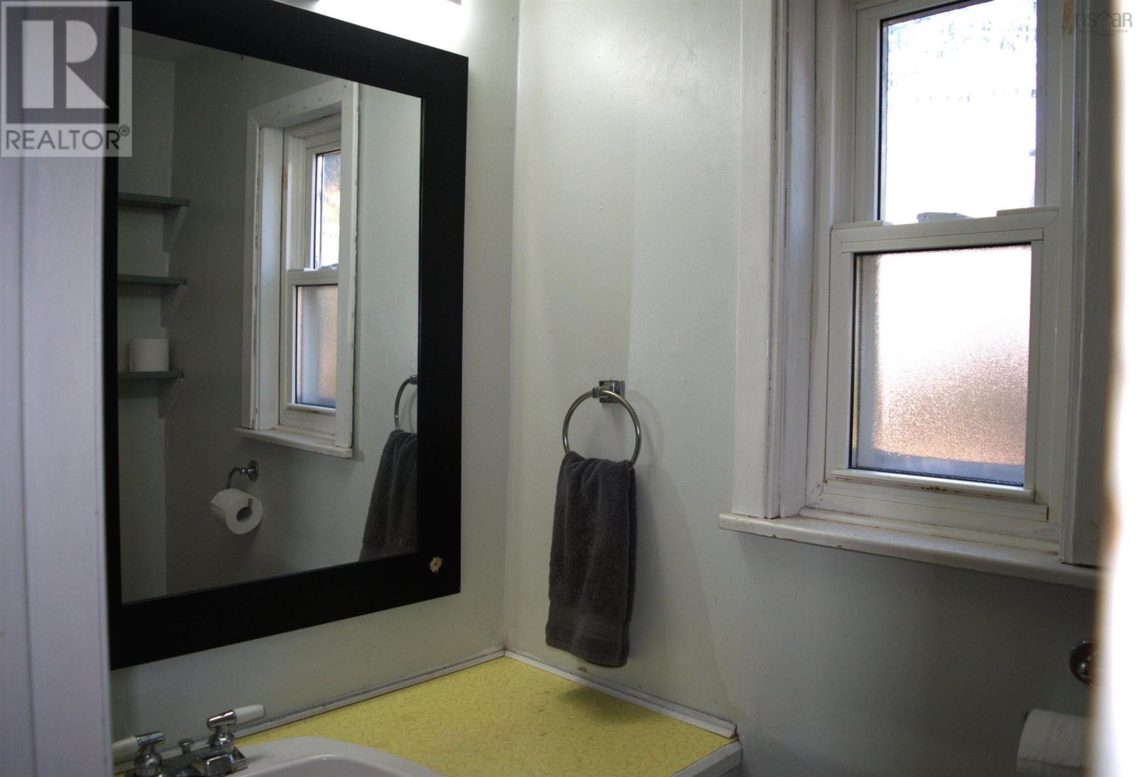 54 Centre Street Property Photo 33