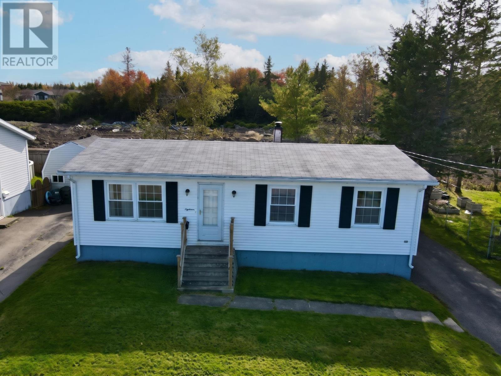 18 Laben Drive Property Photo 3