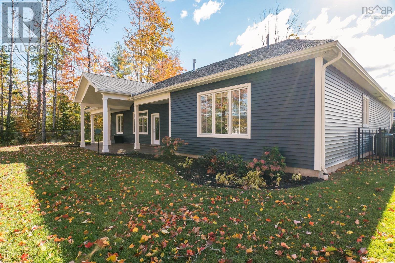 11 Honeycrisp Drive Property Photo 8