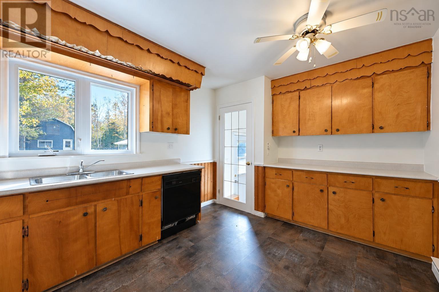 1175 Old Route 5 Property Photo 5