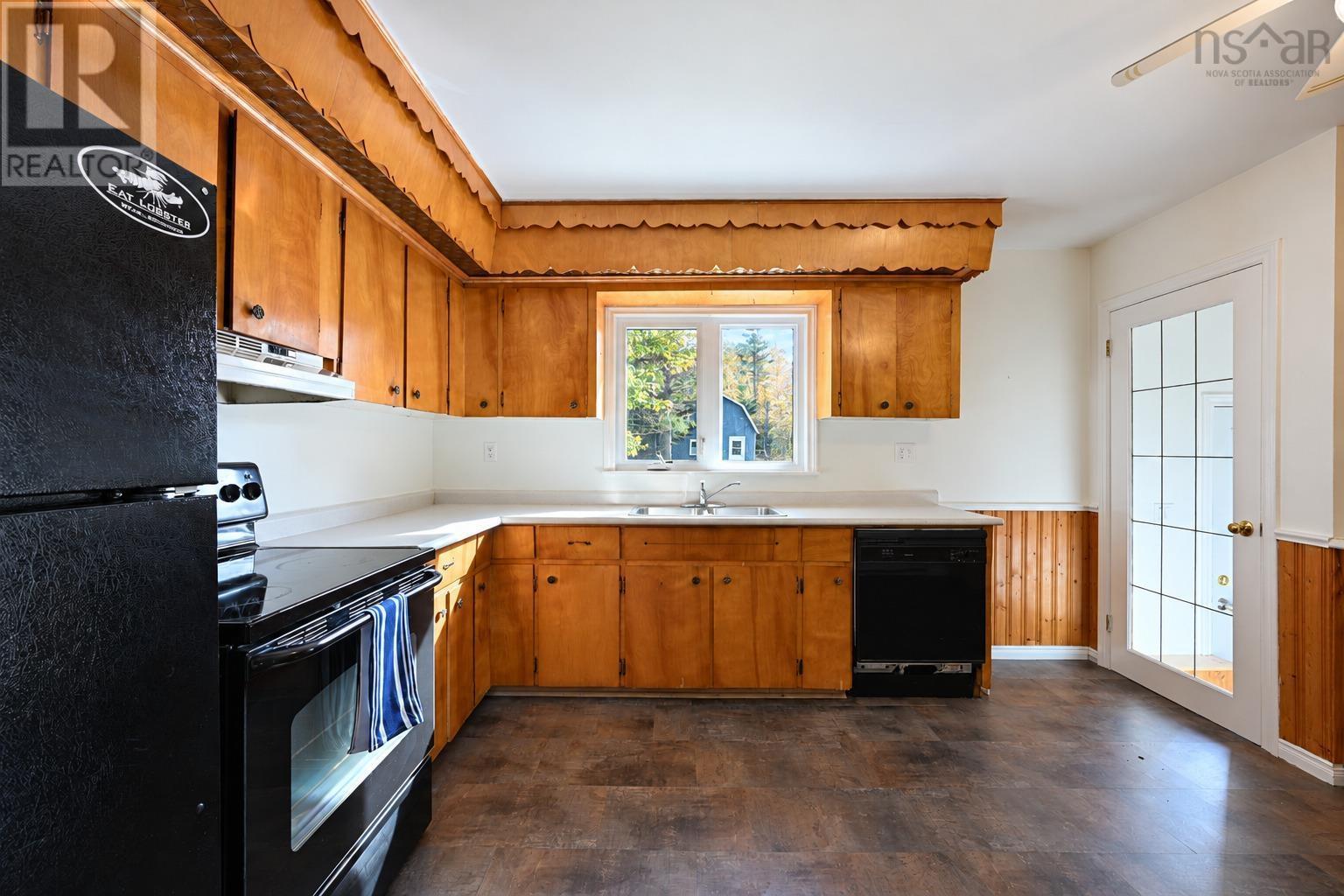 1175 Old Route 5 Property Photo 6