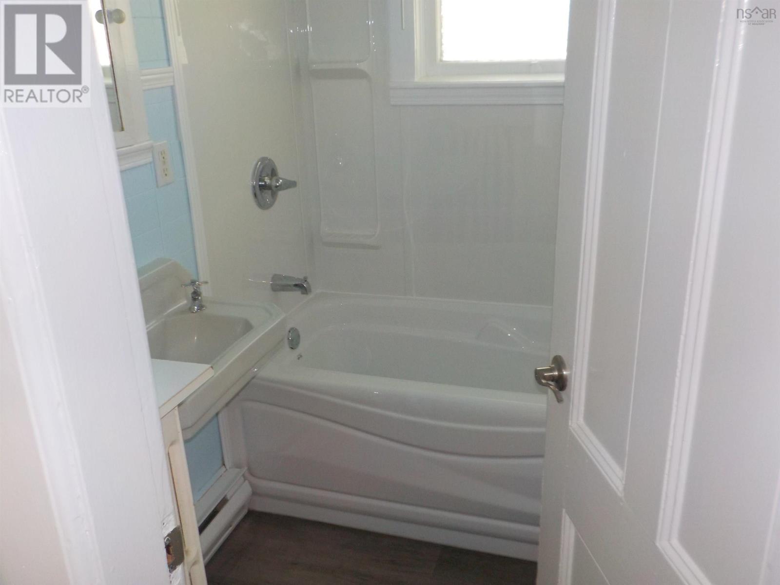 38 Victoria Street Property Photo 10