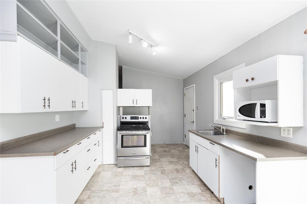 93 Vandale Street Property Photo 11