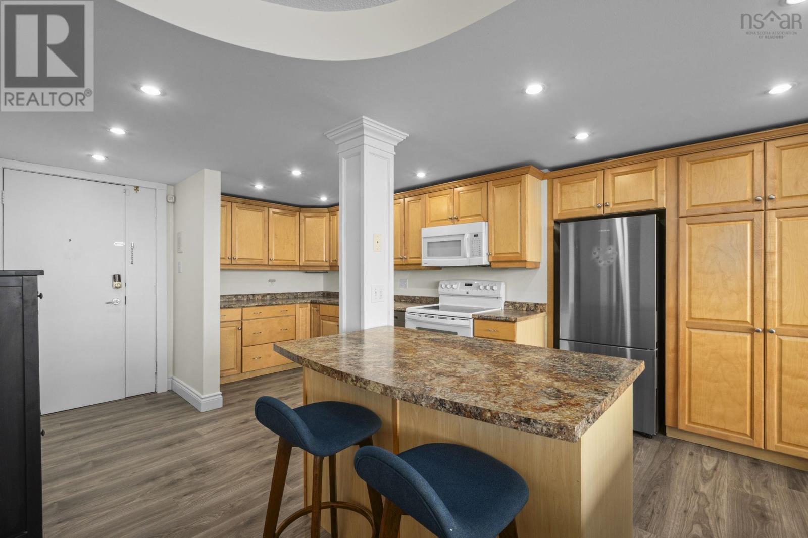1003 6369 Coburg Road Property Photo 11
