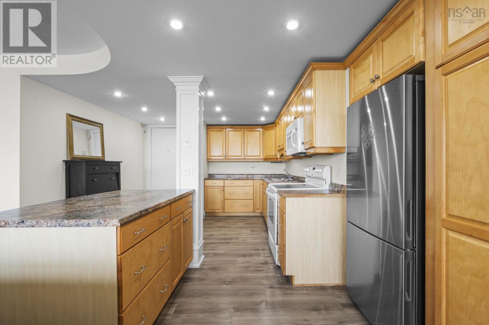 1003 6369 Coburg Road Property Photo 12