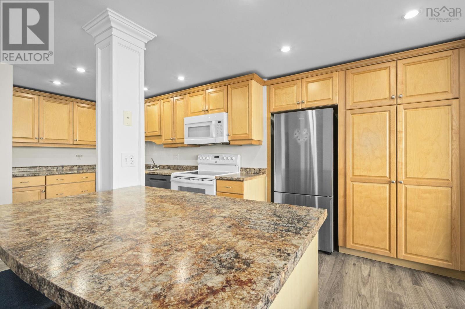 1003 6369 Coburg Road Property Photo 14