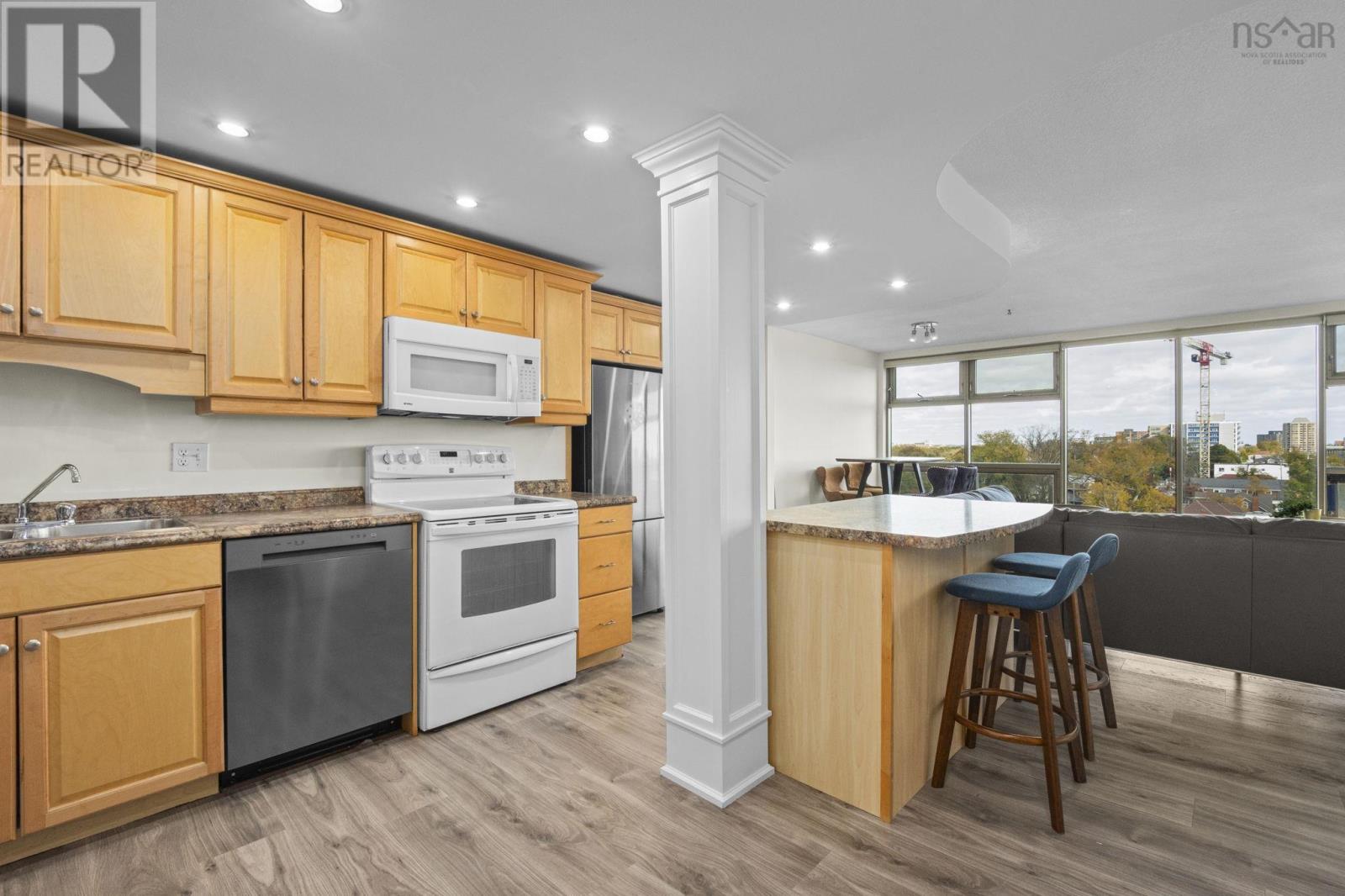 1003 6369 Coburg Road Property Photo 16