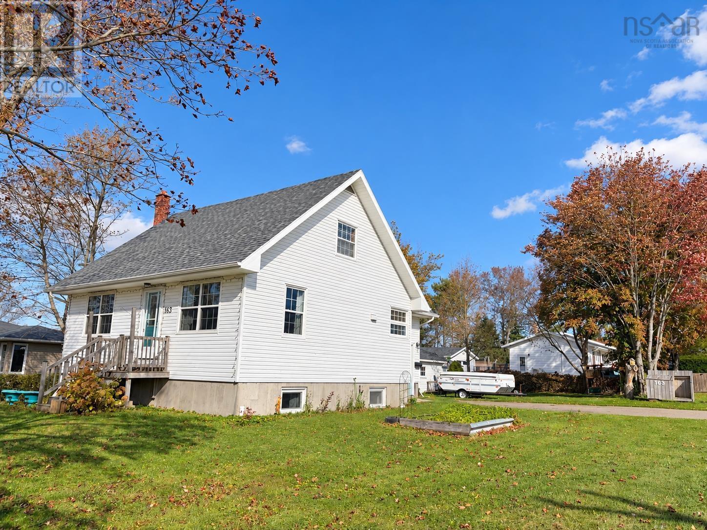 163 Riverview Drive Property Photo 3