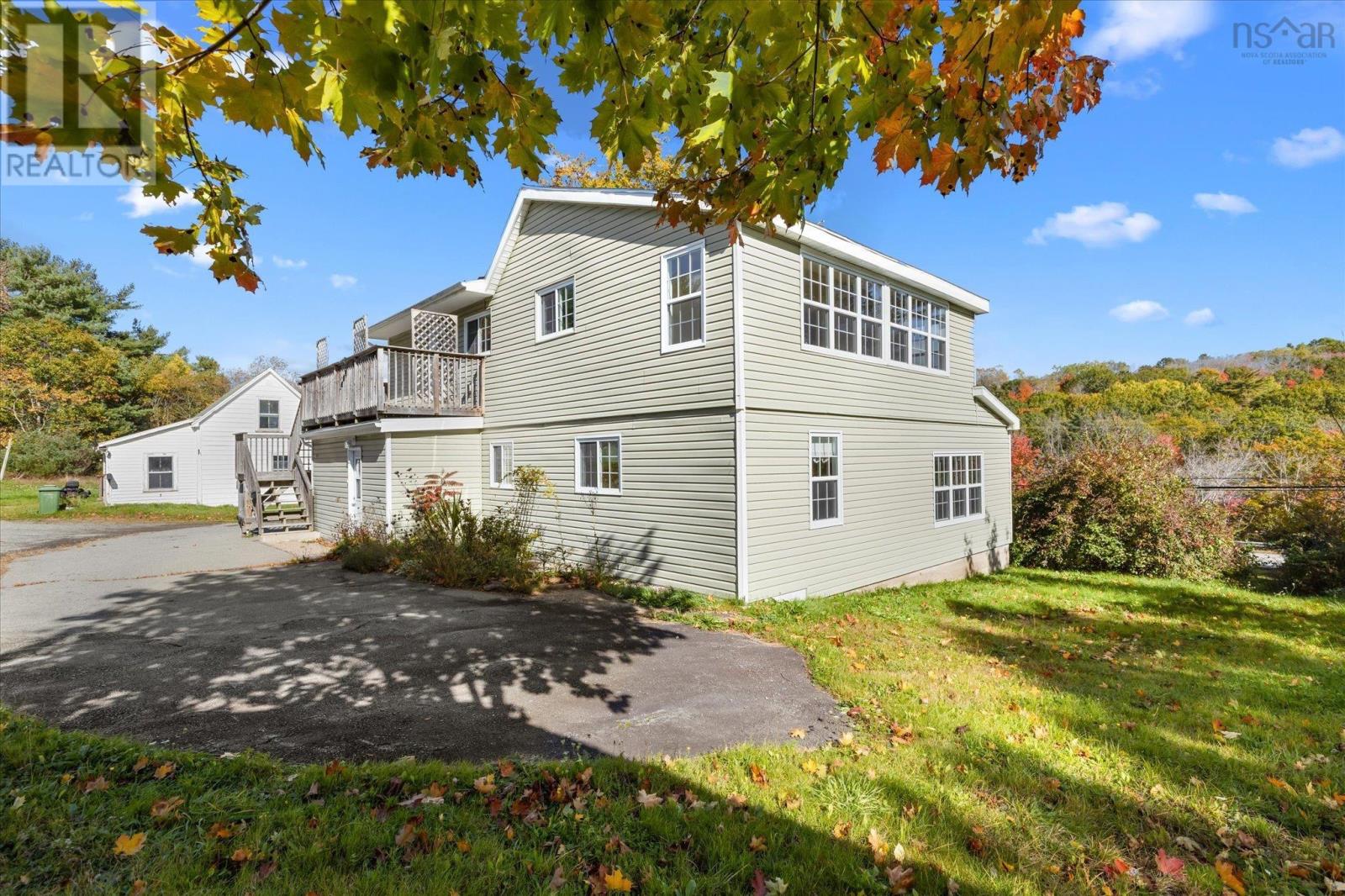 1163 King Street Property Photo 4
