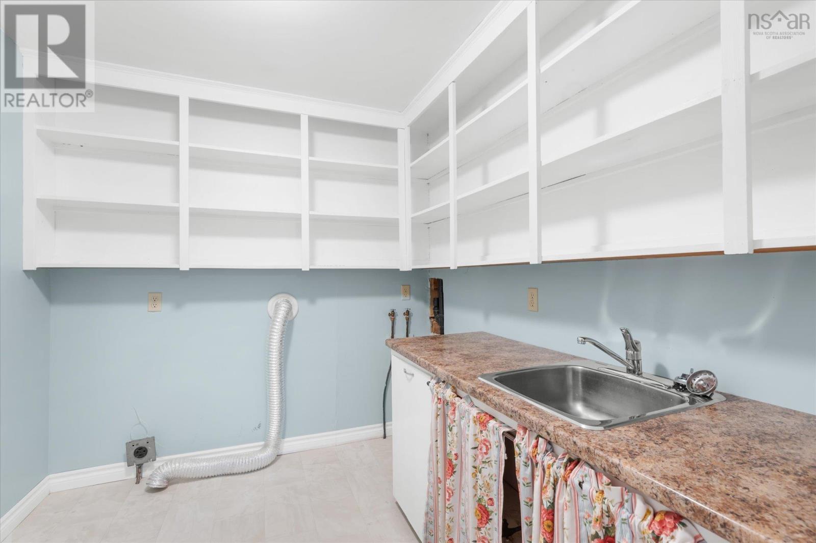 1163 King Street Property Photo 12