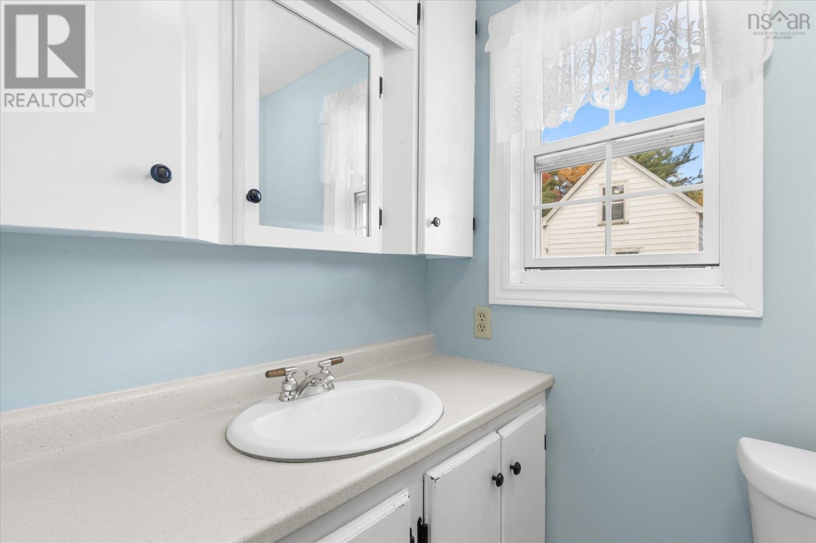 1163 King Street Property Photo 25