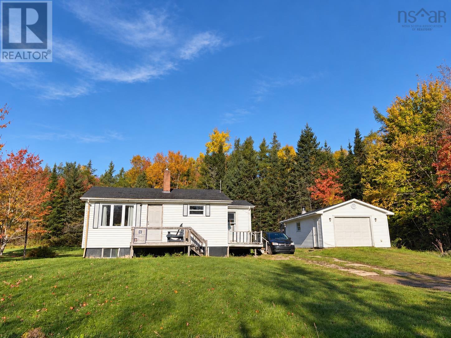 519 Cenotaph Road Property Photo 1