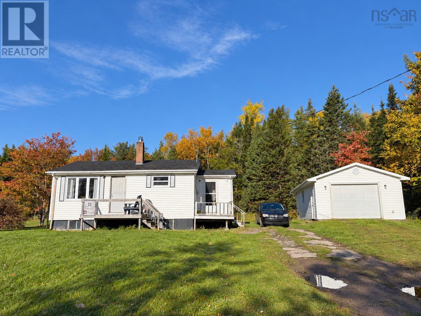 519 Cenotaph Road Property Photo 2