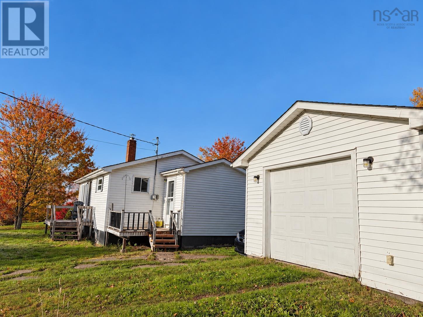519 Cenotaph Road Property Photo 4