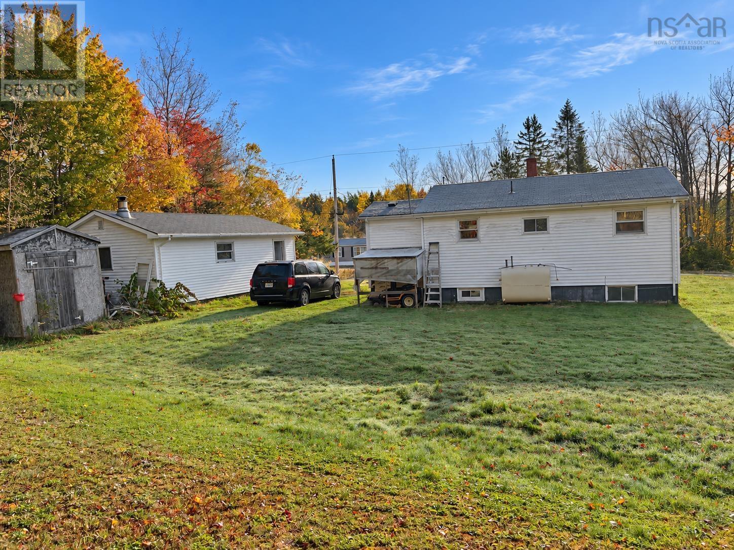 519 Cenotaph Road Property Photo 6