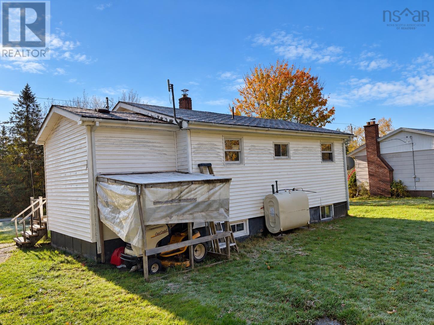 519 Cenotaph Road Property Photo 7