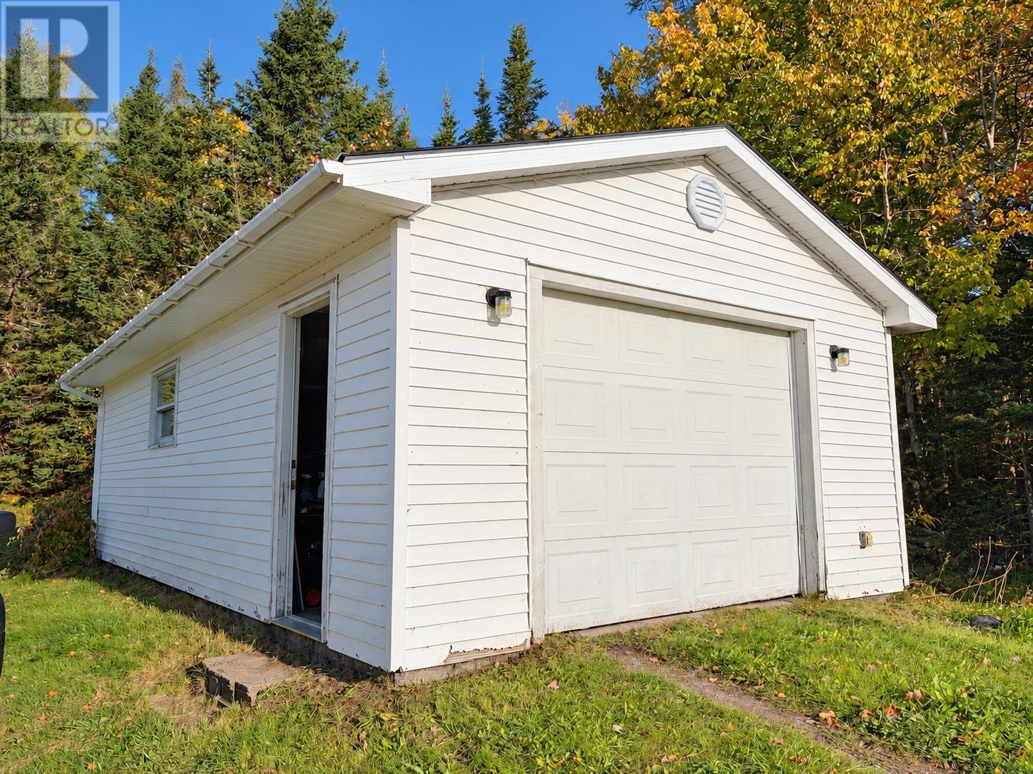 519 Cenotaph Road Property Photo 10