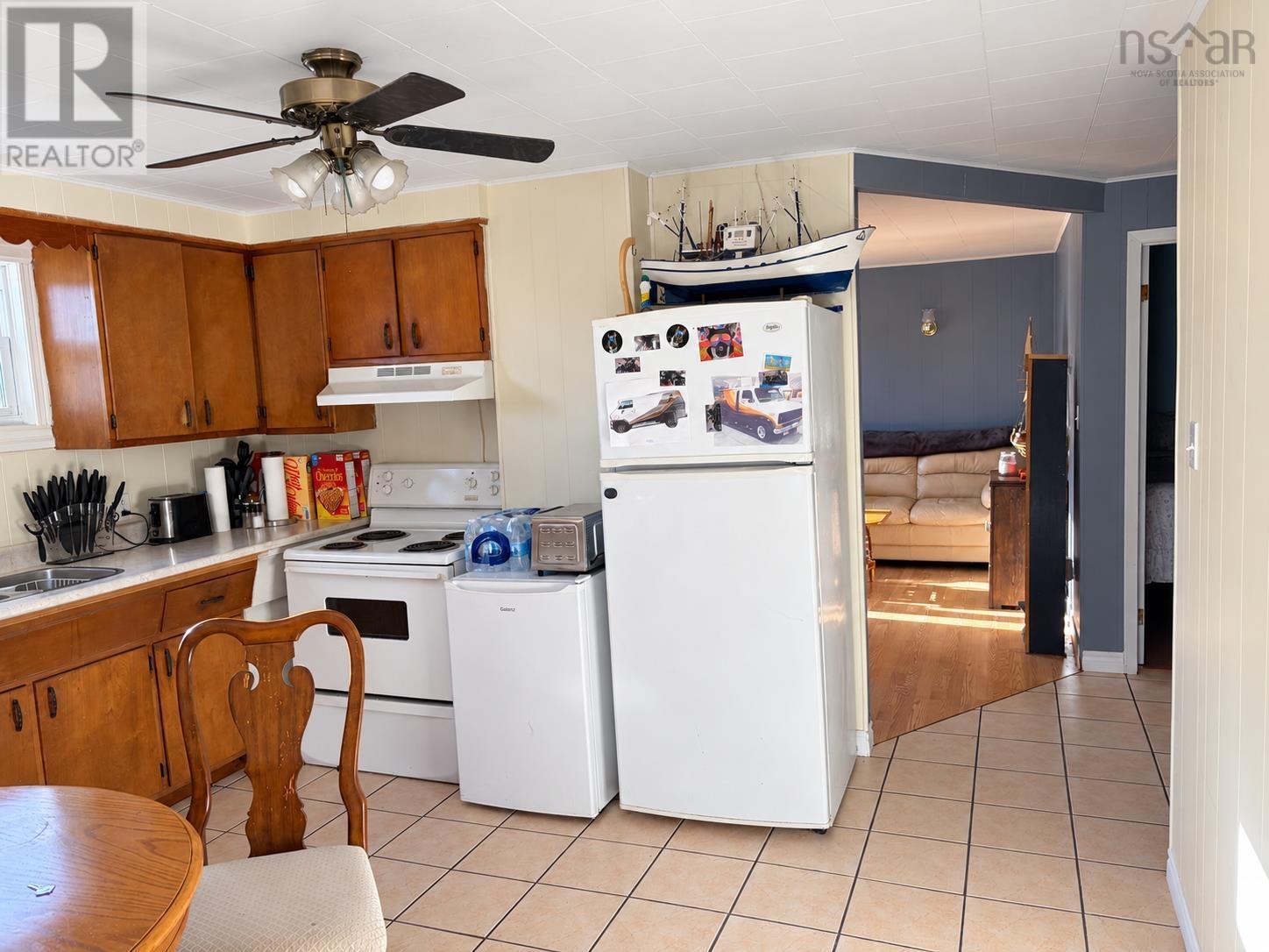 519 Cenotaph Road Property Photo 15