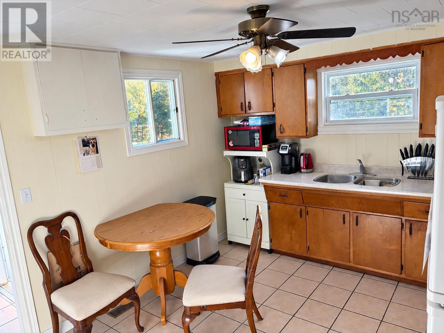 519 Cenotaph Road Property Photo 17