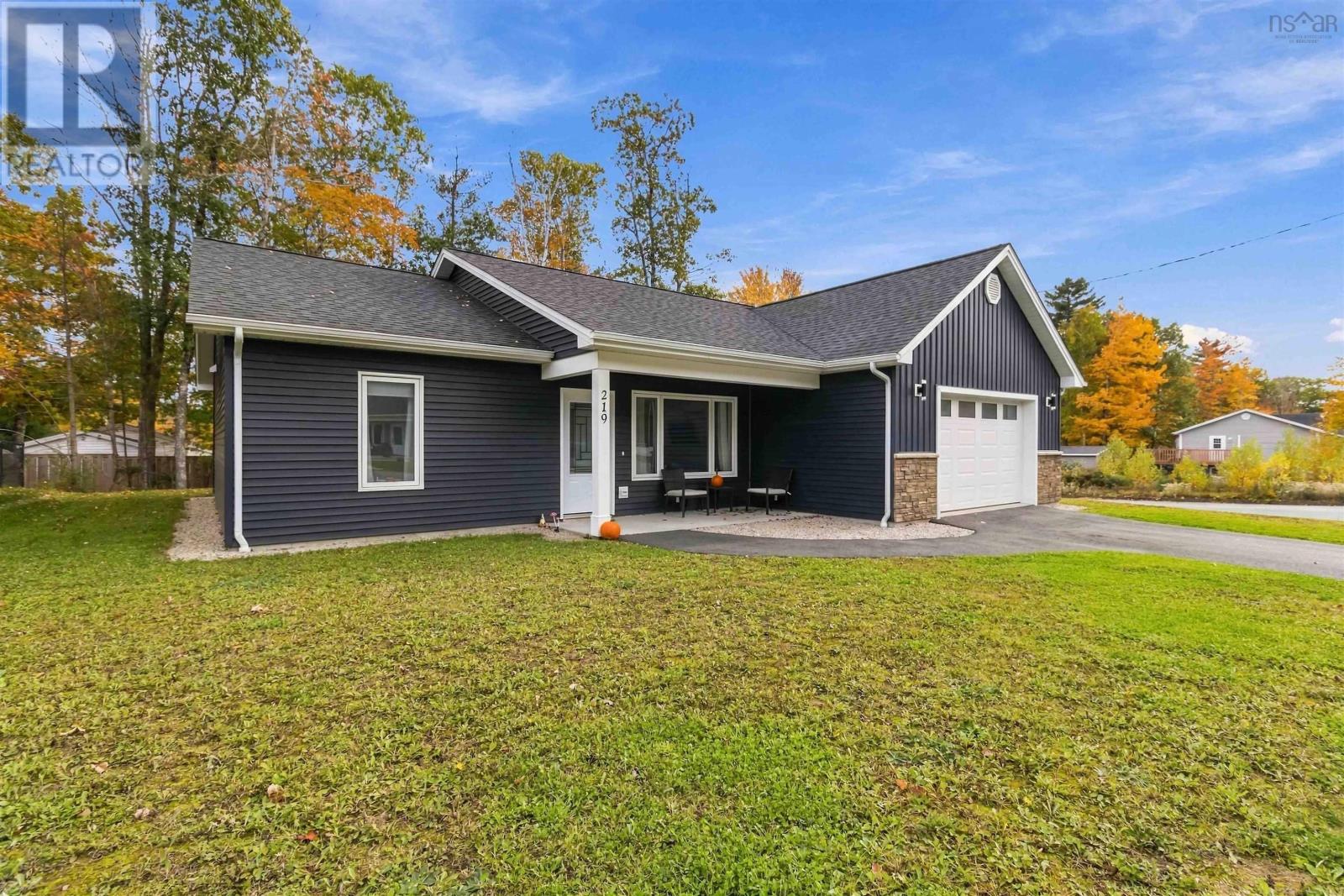 219 Winburn Avenue Property Photo 3