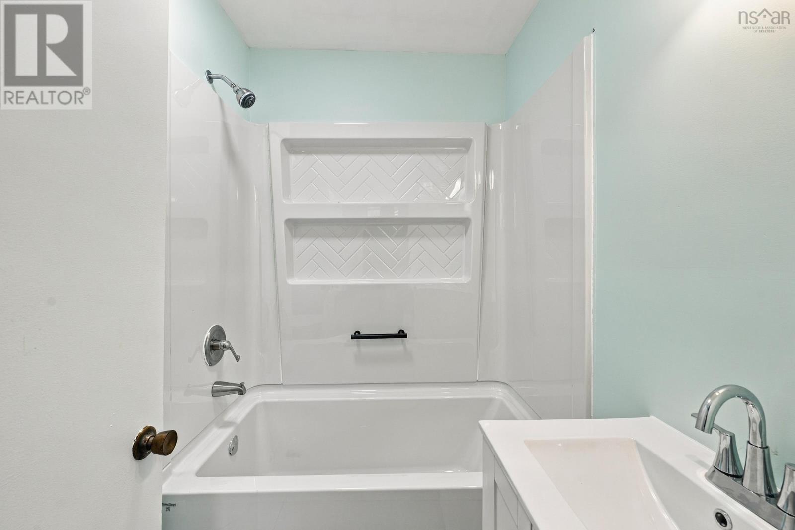 8419 Highway 1 Property Photo 6