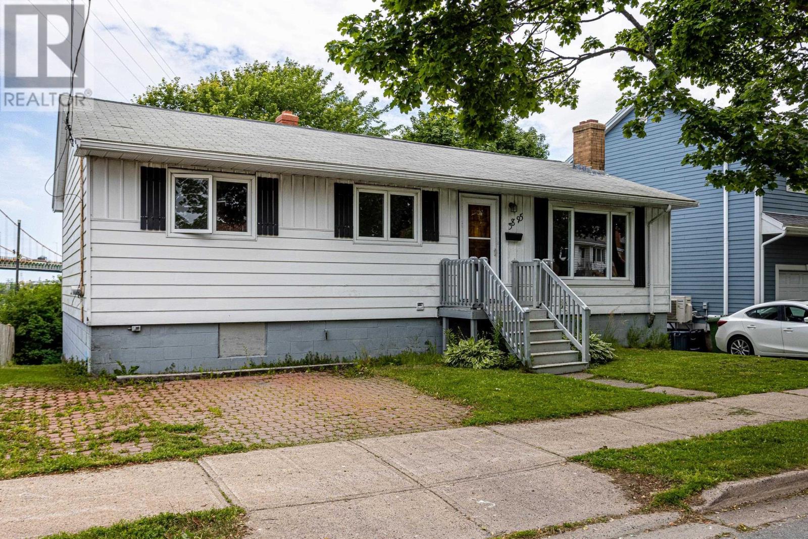 3895 Kencrest Avenue Property Photo 1