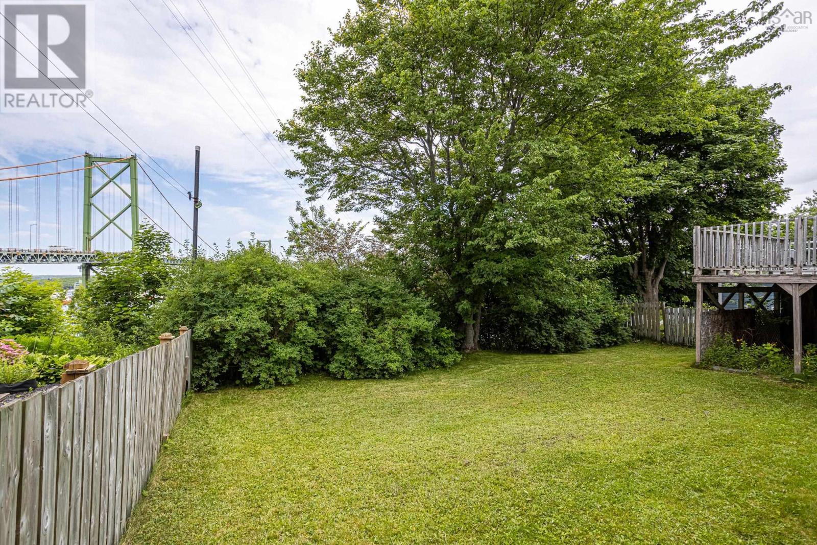 3895 Kencrest Avenue Property Photo 4
