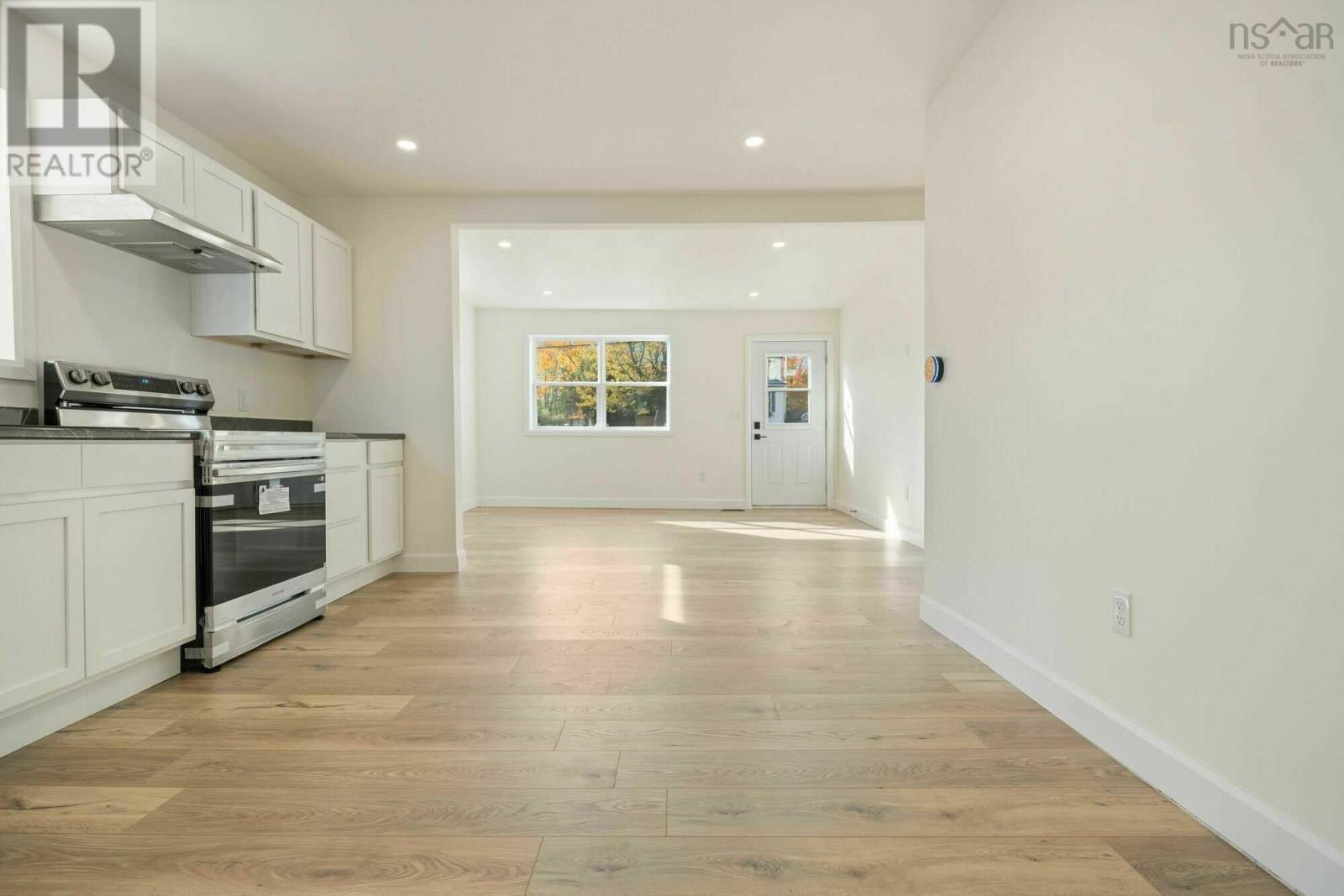 162 Sixth Street Property Photo 4