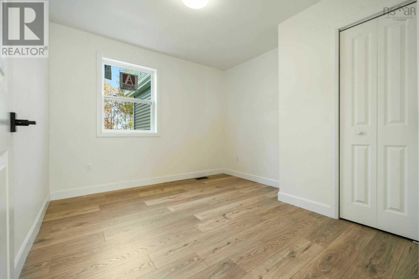 162 Sixth Street Property Photo 8