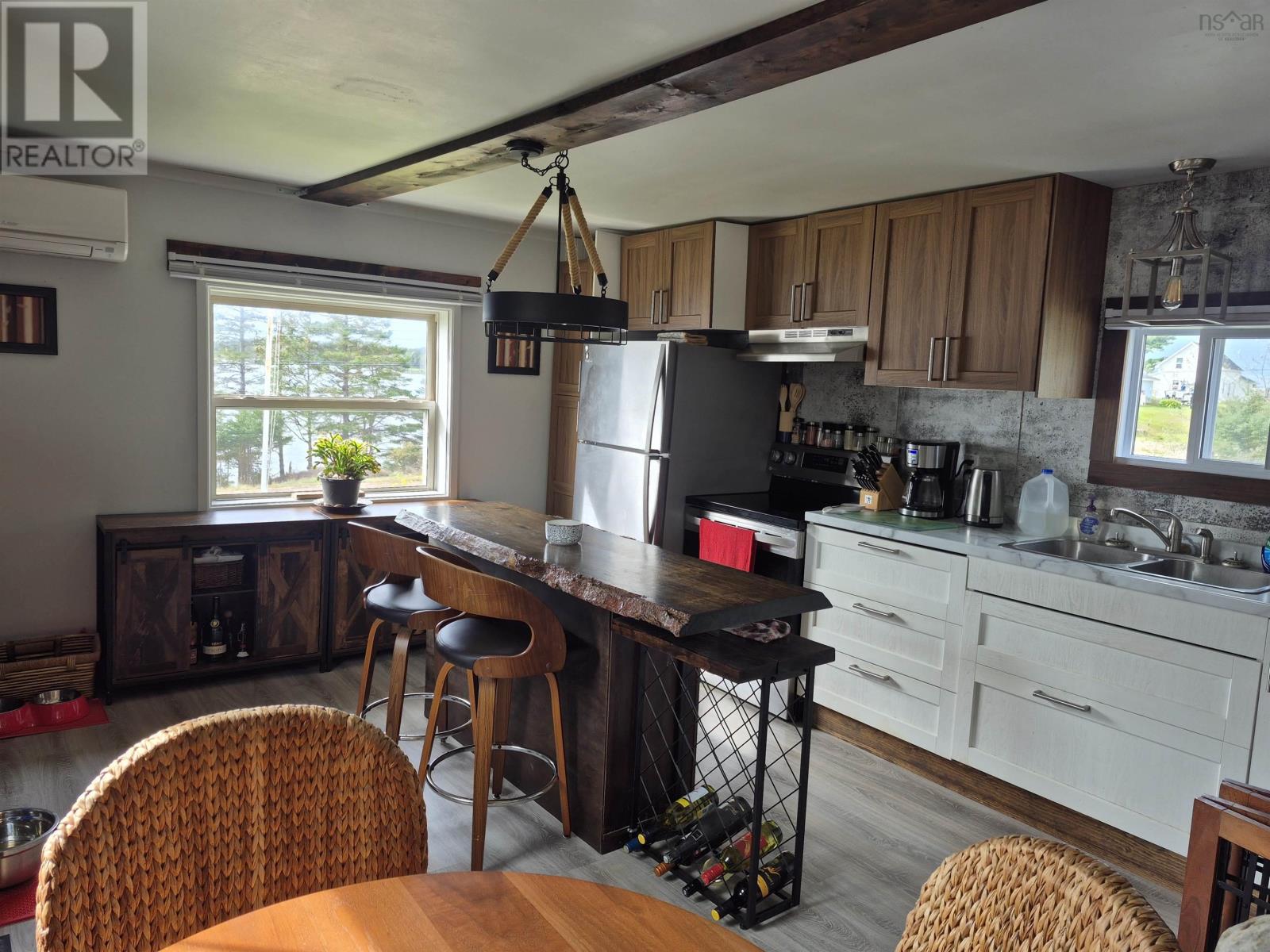 4639 Highway 7 Property Photo 7