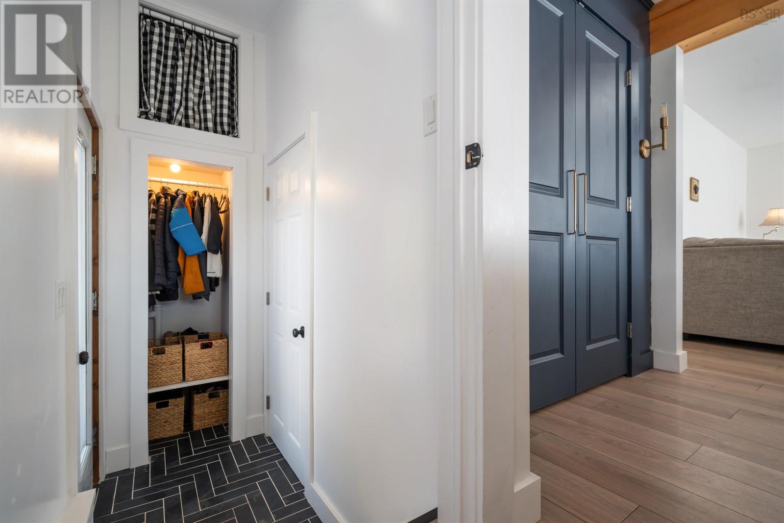 28 High Street Property Photo 17