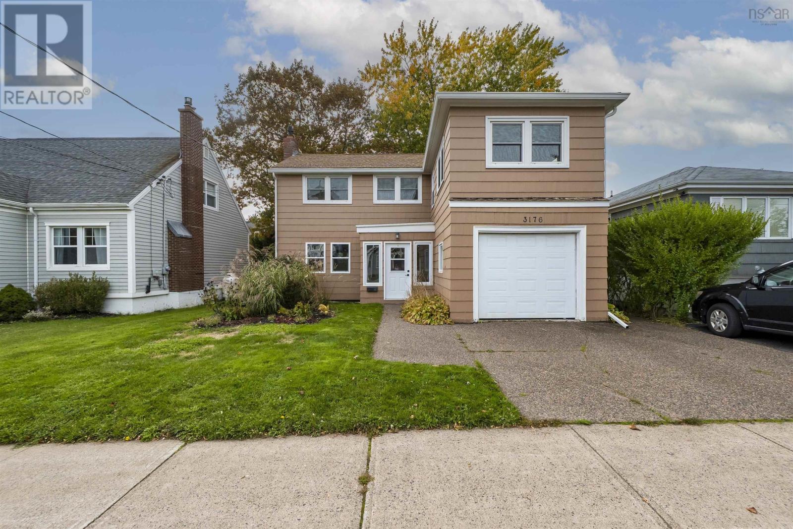 3176 Hemlock Street Property Photo 2