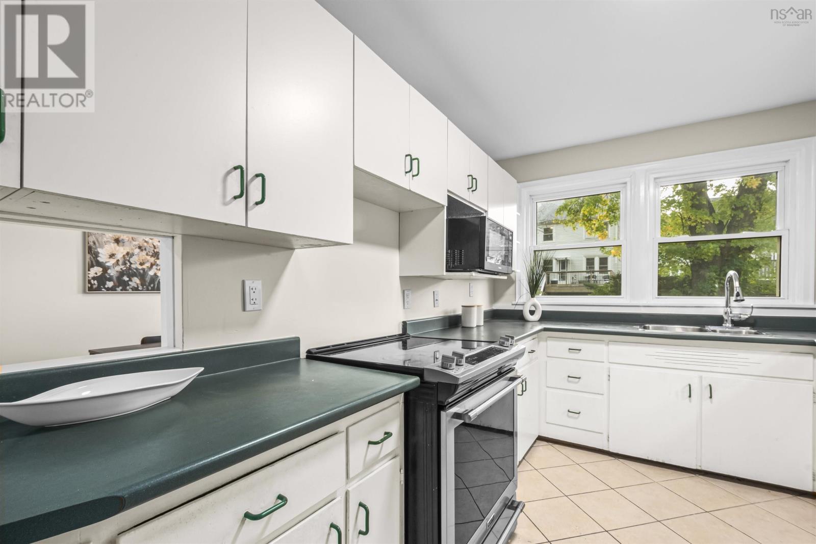 3176 Hemlock Street Property Photo 13