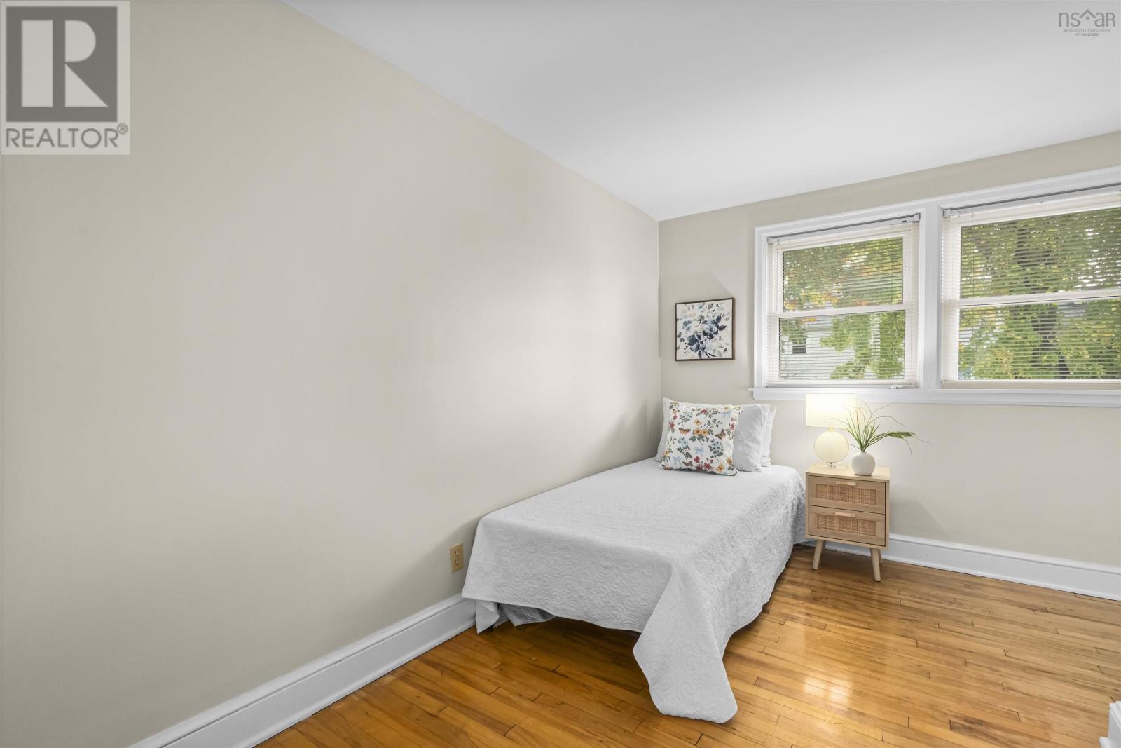 3176 Hemlock Street Property Photo 21