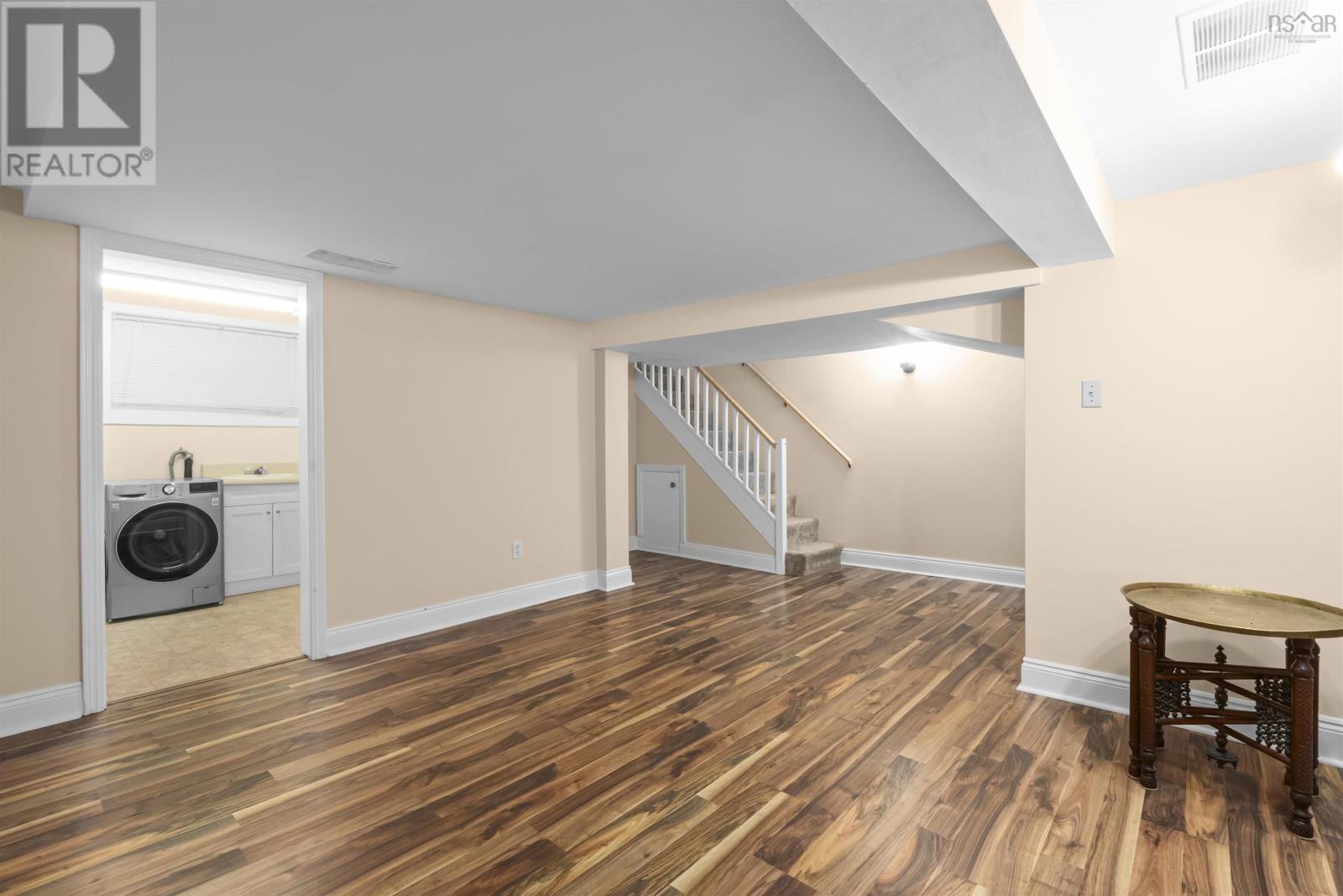 3176 Hemlock Street Property Photo 28