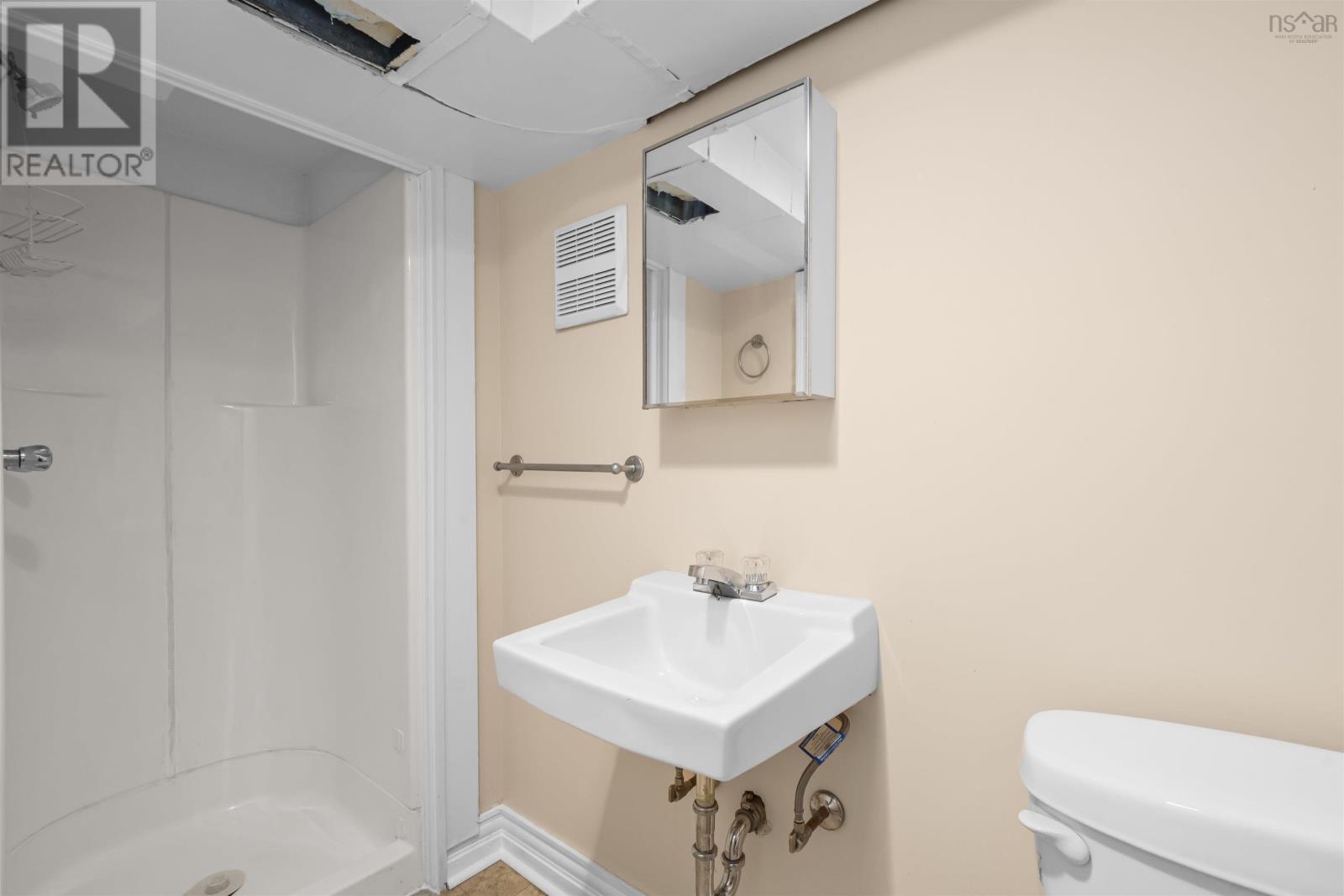 3176 Hemlock Street Property Photo 30