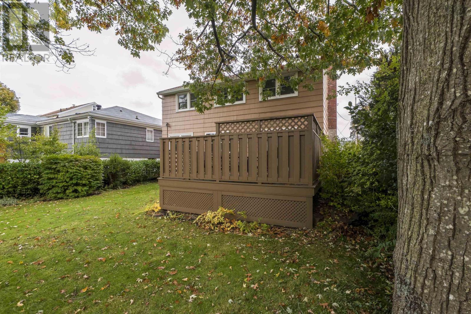 3176 Hemlock Street Property Photo 33
