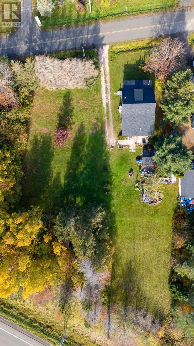 207 West Old Post Road Property Photo 8