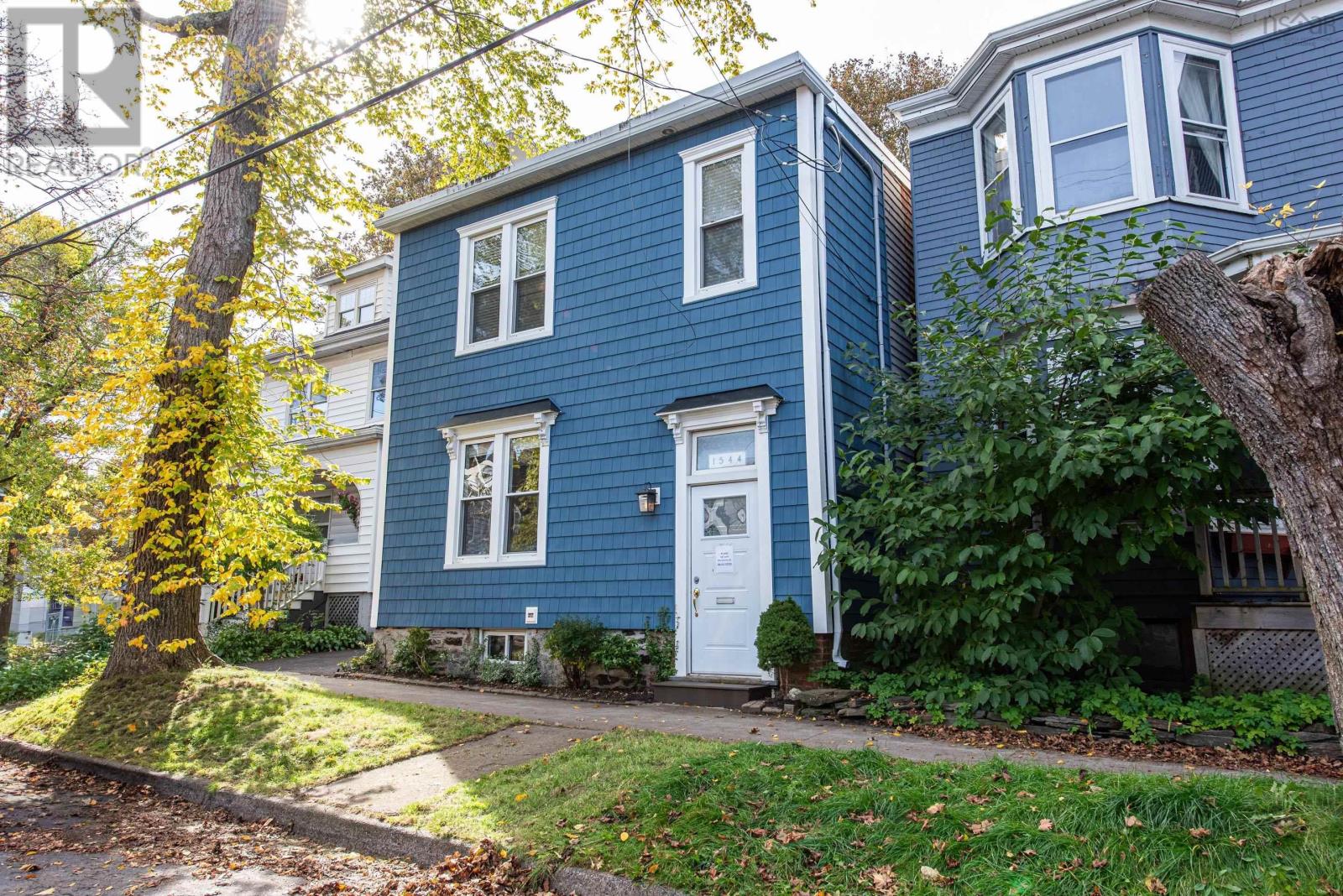 1544 Henry Street Property Photo 1