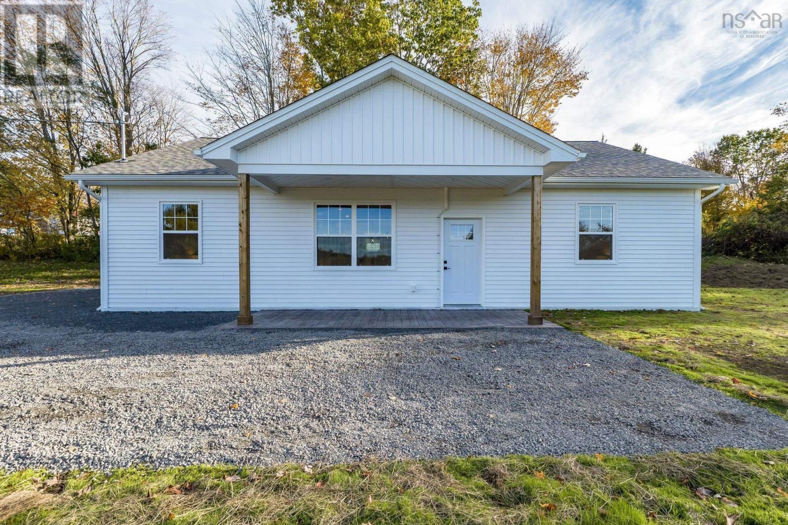 28 Davis Road Property Photo 1