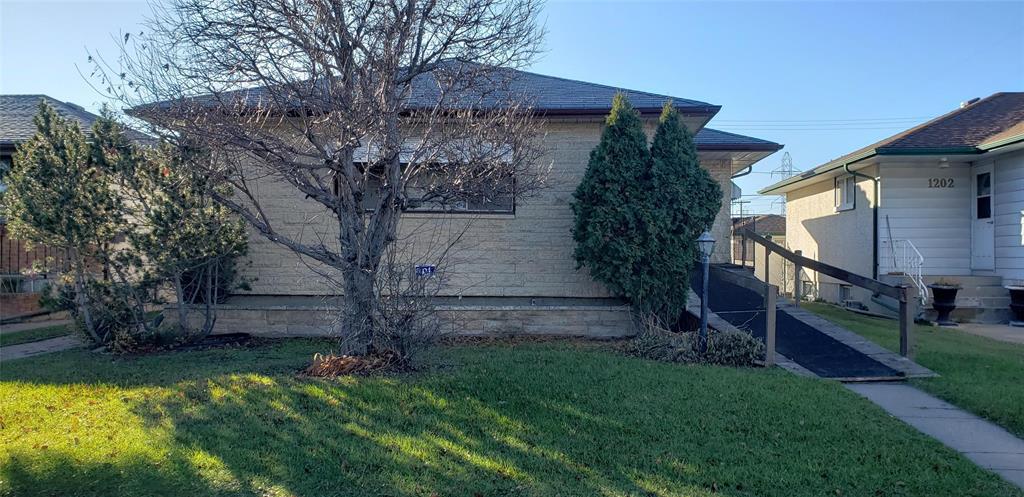 1198 Inkster Boulevard Property Photo 1