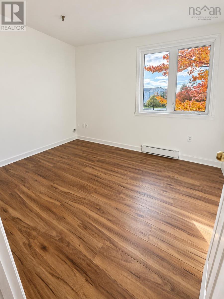303 131 Farnham Gate Road Property Photo 8