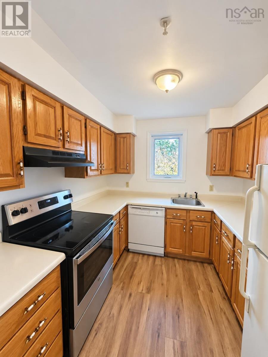 303 131 Farnham Gate Road Property Photo 12